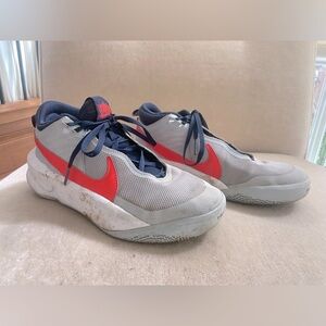 Nike Team Hustle OX Size 5 High Tops - white w orange swish.